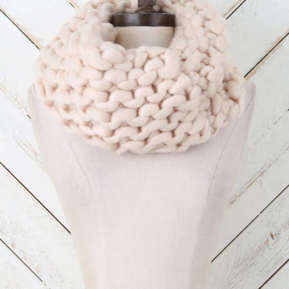 Altar'd State Accessories - NWT Altar’d State Big Braid Infinity Scarf
